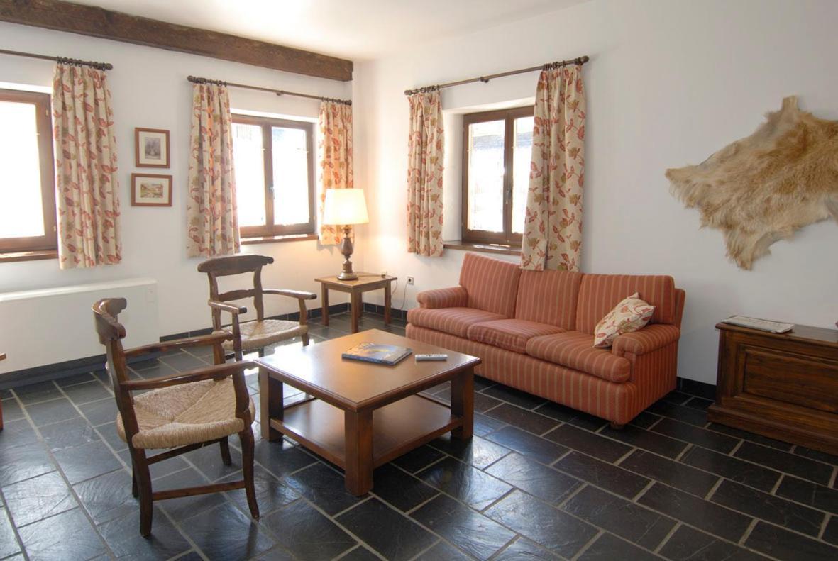 Apartamentos Linsoles Eriste Extérieur photo