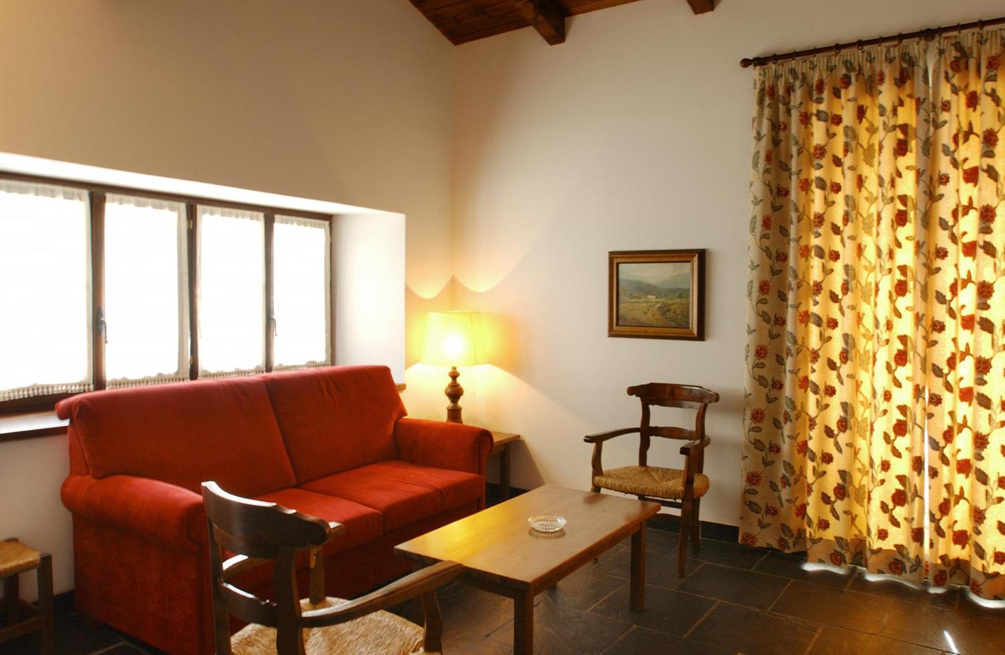 Apartamentos Linsoles Eriste Extérieur photo