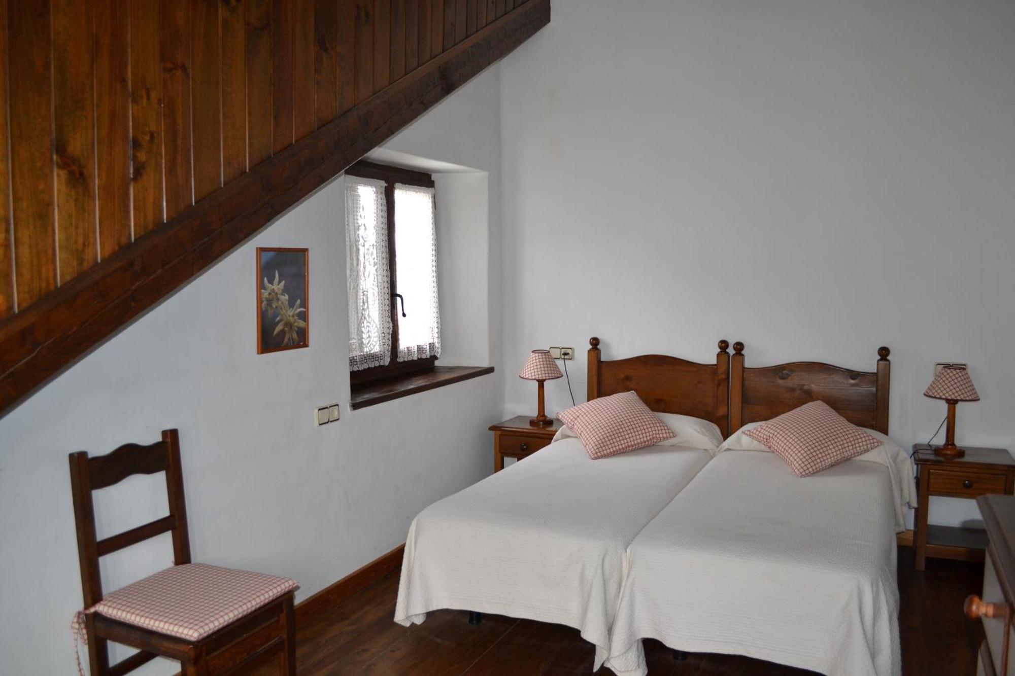 Apartamentos Linsoles Eriste Extérieur photo