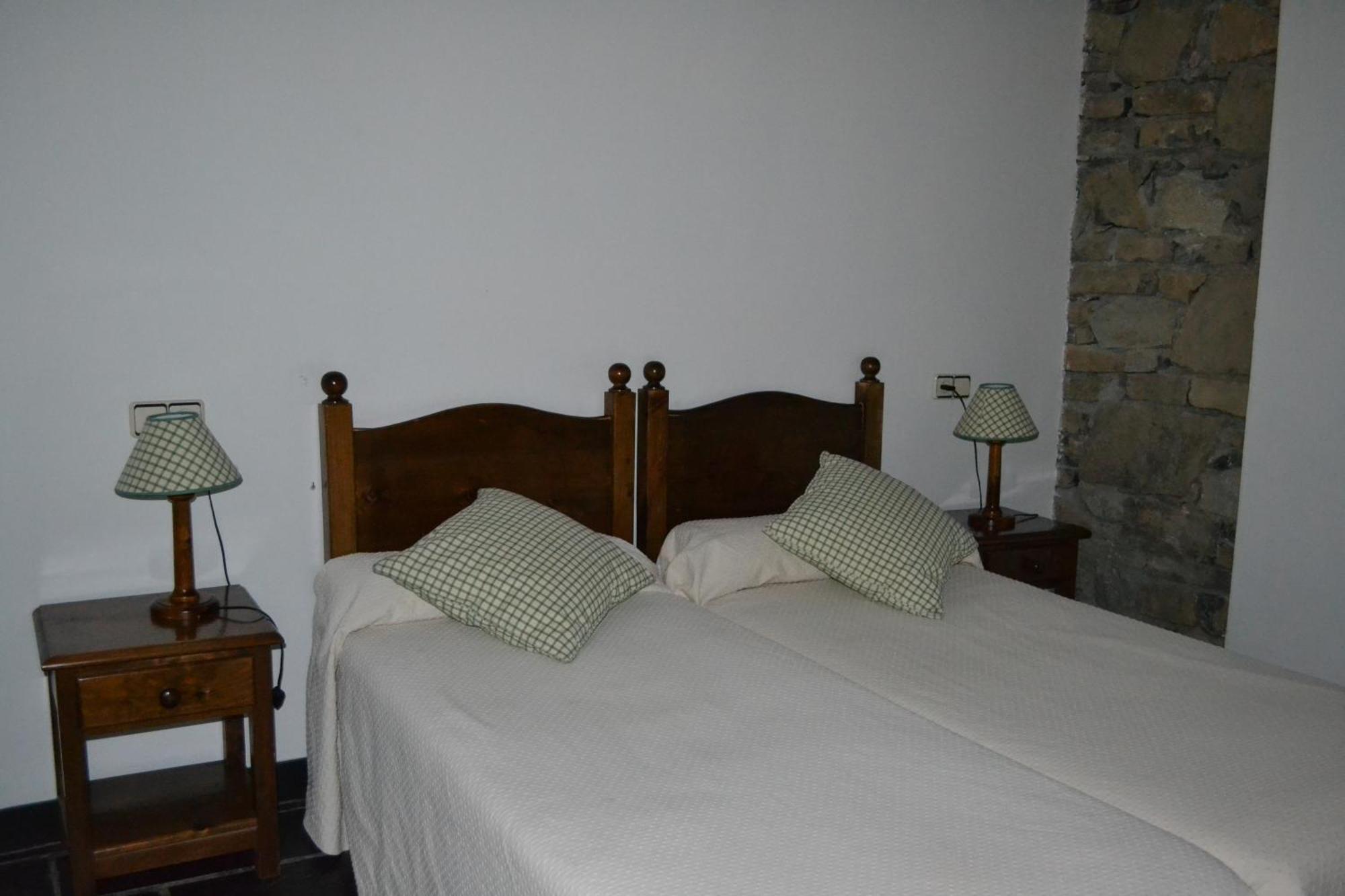 Apartamentos Linsoles Eriste Extérieur photo
