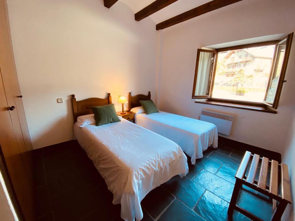 Apartamentos Linsoles Eriste Extérieur photo