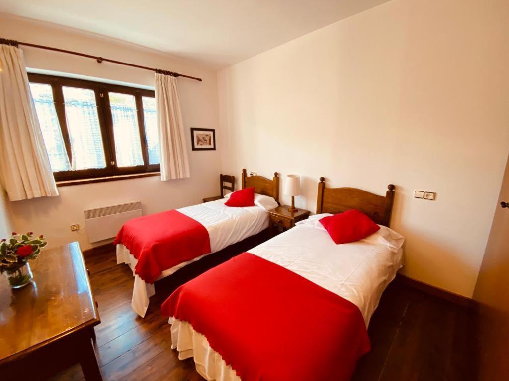 Apartamentos Linsoles Eriste Extérieur photo