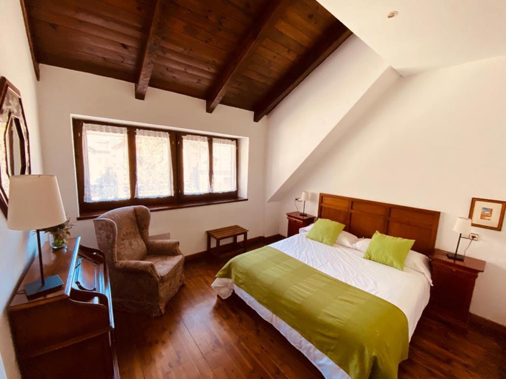 Apartamentos Linsoles Eriste Extérieur photo