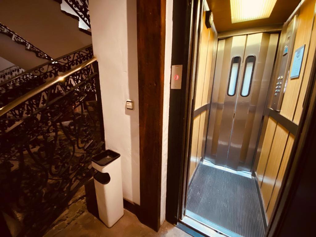 Apartamentos Linsoles Eriste Extérieur photo