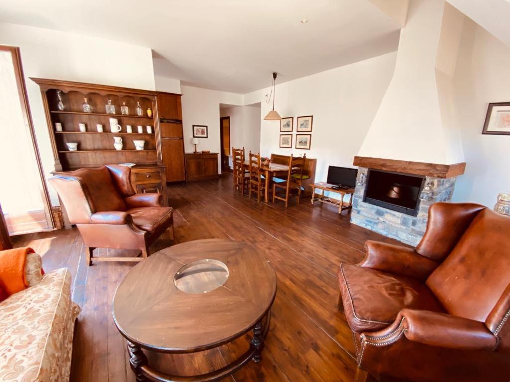 Apartamentos Linsoles Eriste Extérieur photo