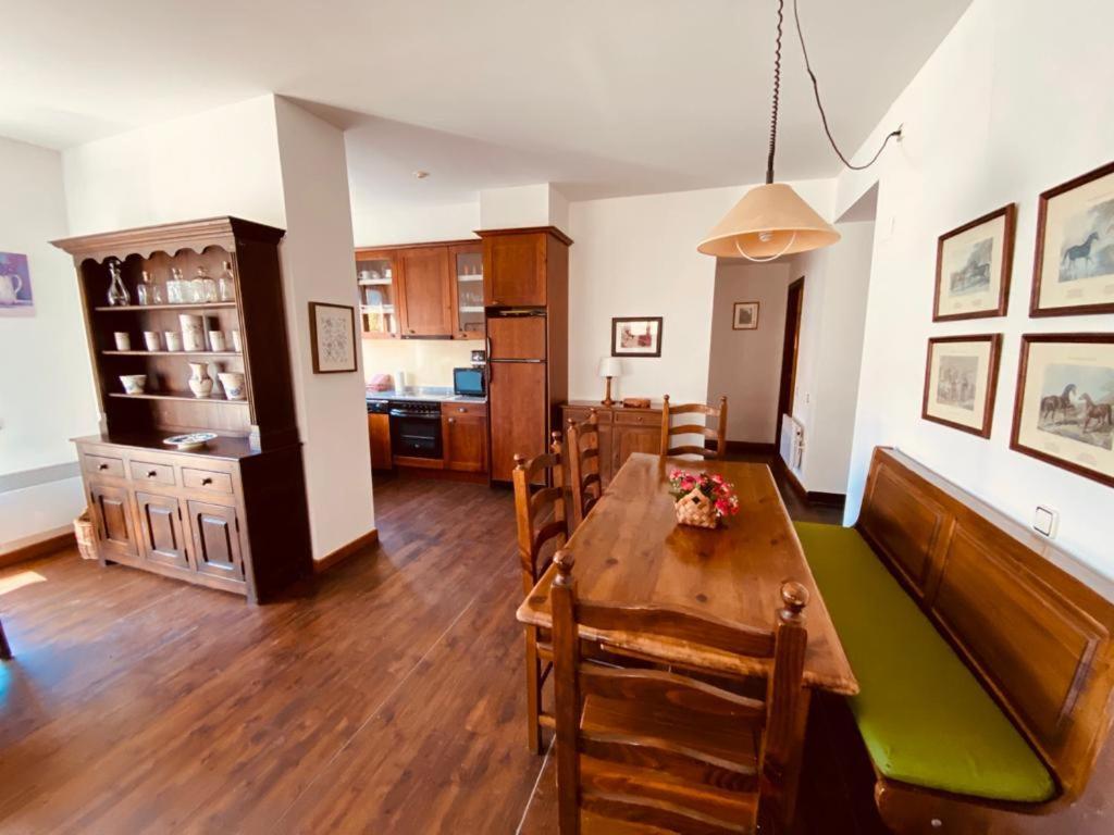 Apartamentos Linsoles Eriste Extérieur photo